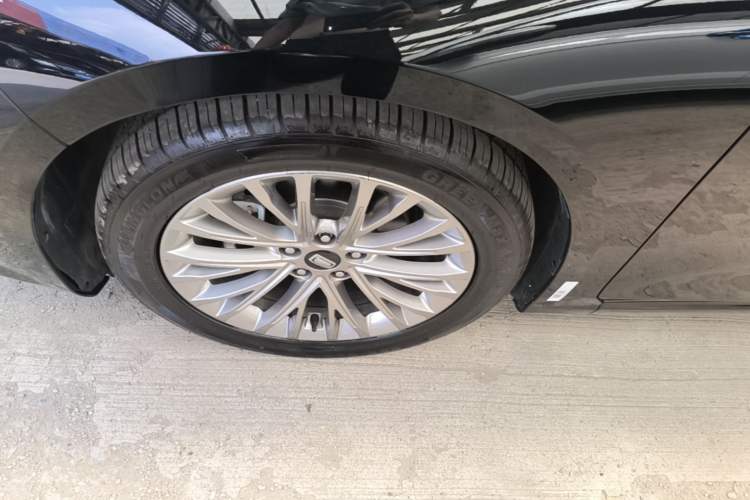 Used Bestune B70 2022 Third Generation 1.5T Automatic Enjoyment Version Left Front Wheel Hub