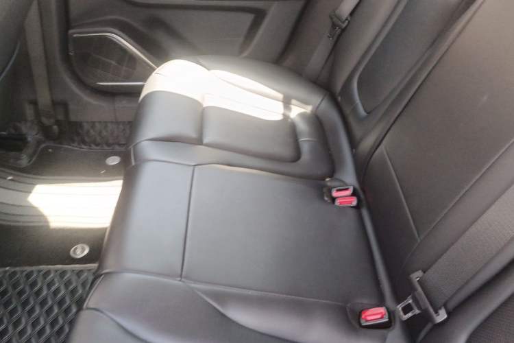 Used Bestune B70 2022 Third Generation 1.5T Automatic Enjoyment Version Left Rear Seat