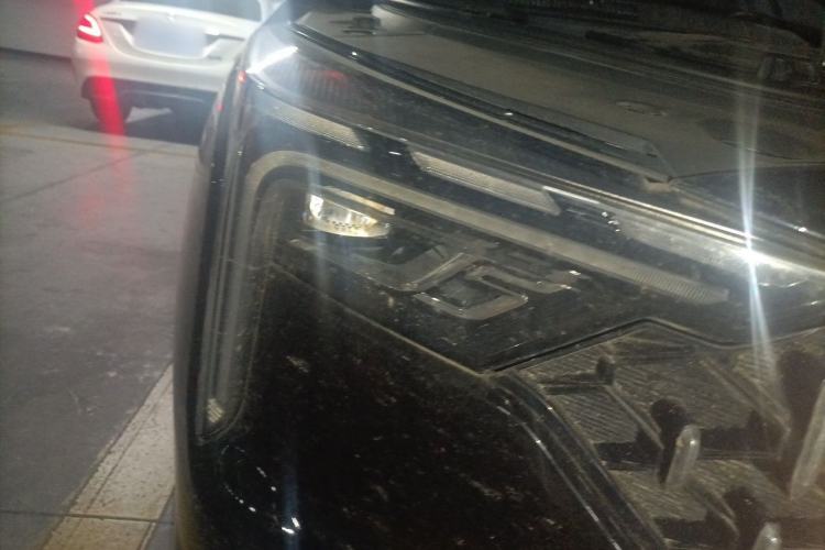 Used Bestune B70 2022 Third Generation 1.5T Automatic Enjoyment Version Right Front Headlight