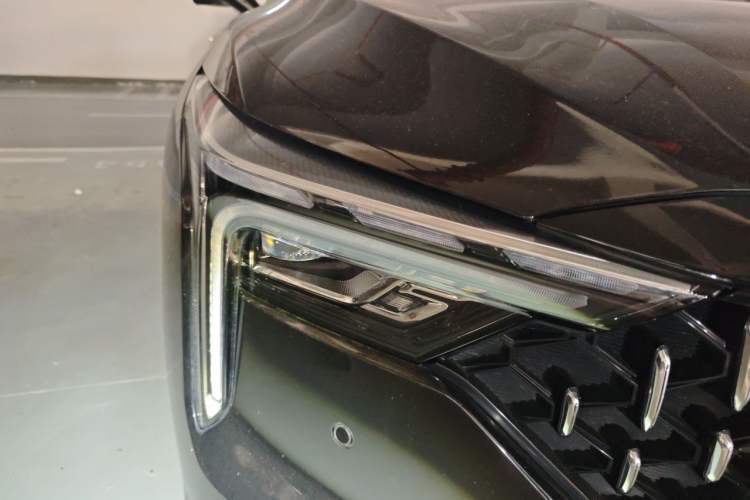 Used Bestune B70 2022 Third Generation 1.5T Automatic Premium Edition Right Front Headlight