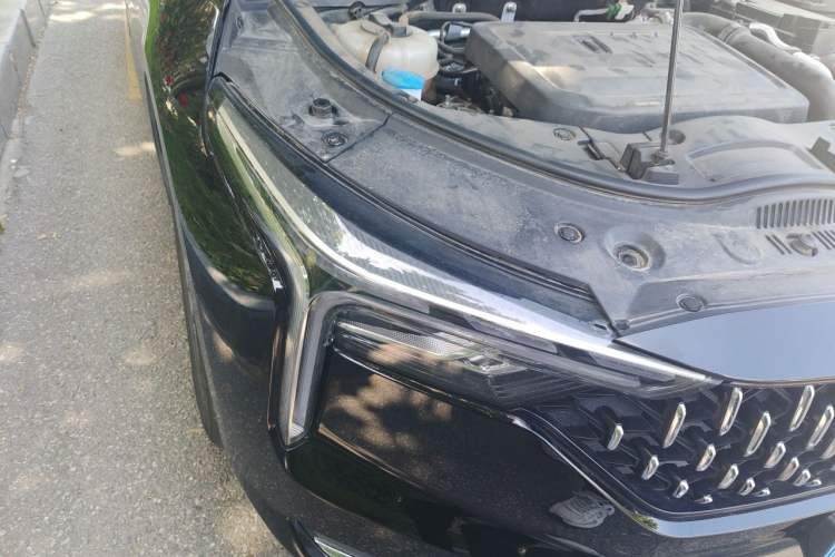Used Bestune B70 2022 Third Generation 1.5T Automatic Enjoyment Version Right Front Headlight