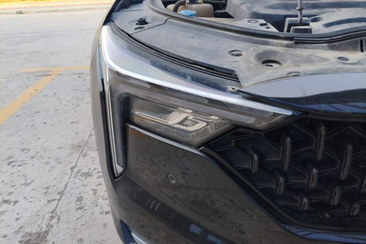 Used Bestune B70 2022 Third Generation 1.5T Automatic Premium Edition Right Front Headlight