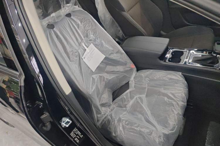Used Bestune B70 2022 Third Generation 1.5T Automatic Enjoyment Version Right Front Seat