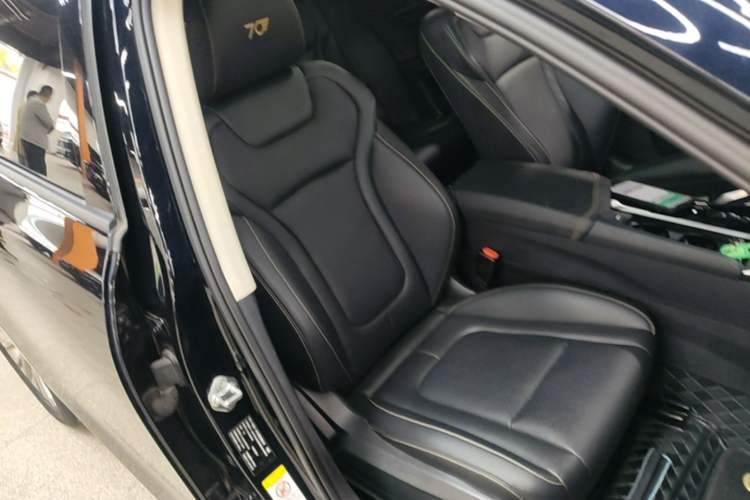 Used Bestune B70 2022 Third Generation 1.5T Automatic Enjoyment Version Right Front Seat