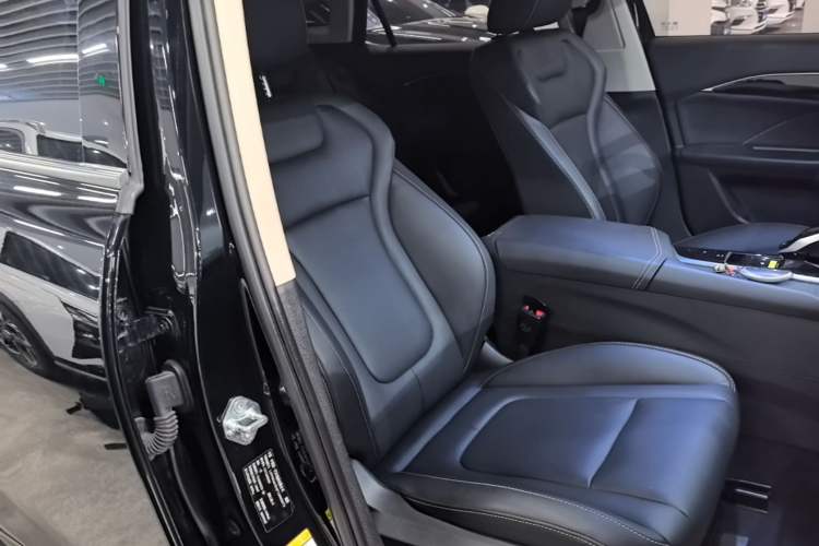 Used Bestune B70 2022 Third Generation 1.5T Automatic Enjoyment Version Right Front Seat