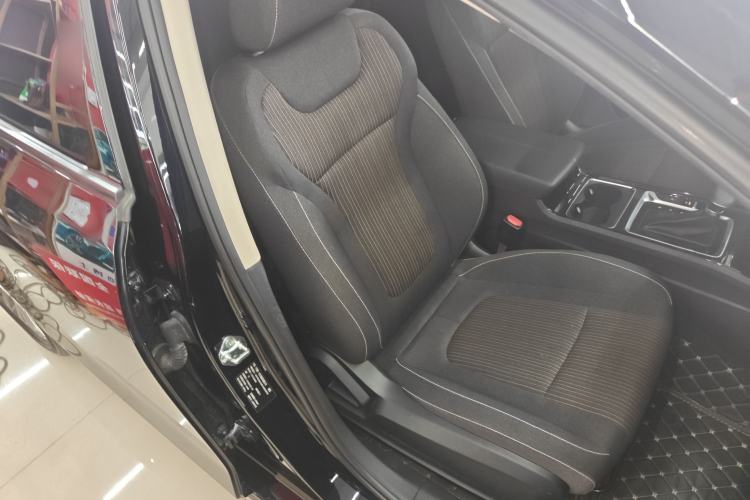 Used Bestune B70 2022 Third Generation 1.5T Automatic Enjoyment Version Right Front Seat