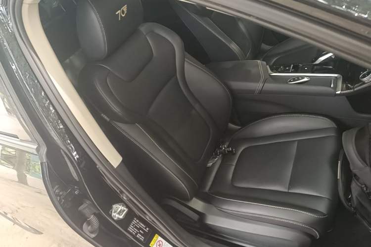 Used Bestune B70 2022 Third Generation 1.5T Automatic Enjoyment Version Right Front Seat