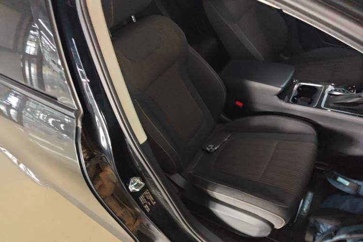 Used Bestune B70 2022 Third Generation 1.5T Automatic Enjoyment Version Right Front Seat