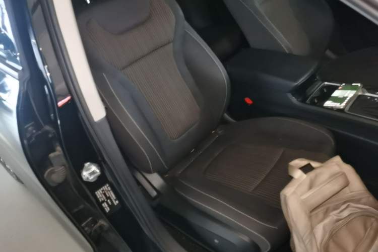 Used Bestune B70 2022 Third Generation 1.5T Automatic Enjoyment Version Right Front Seat