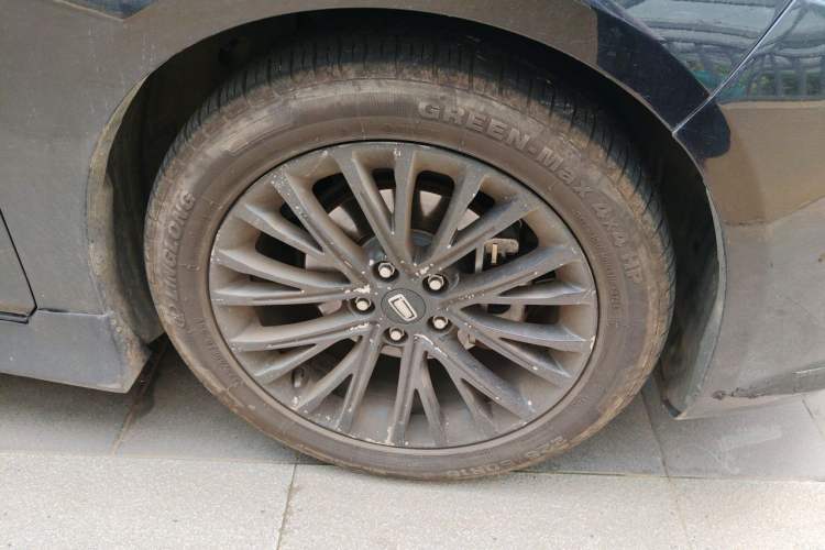 Used Bestune B70 2022 Third Generation 1.5T Automatic Enjoyment Version Right Front Wheel Hub