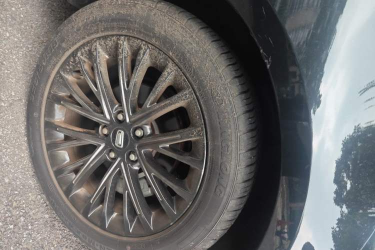 Used Bestune B70 2022 Third Generation 1.5T Automatic Premium Edition Right Front Wheel Hub