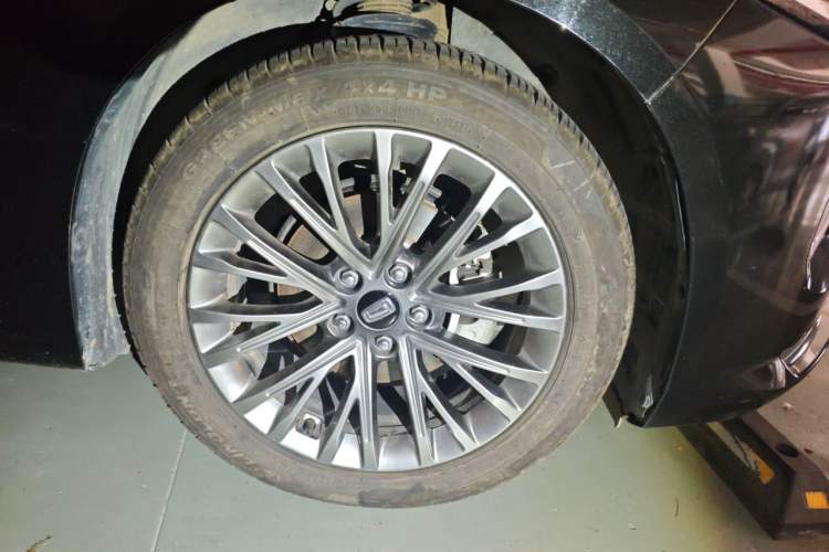 Used Bestune B70 2022 Third Generation 1.5T Automatic Premium Edition Right Front Wheel Hub