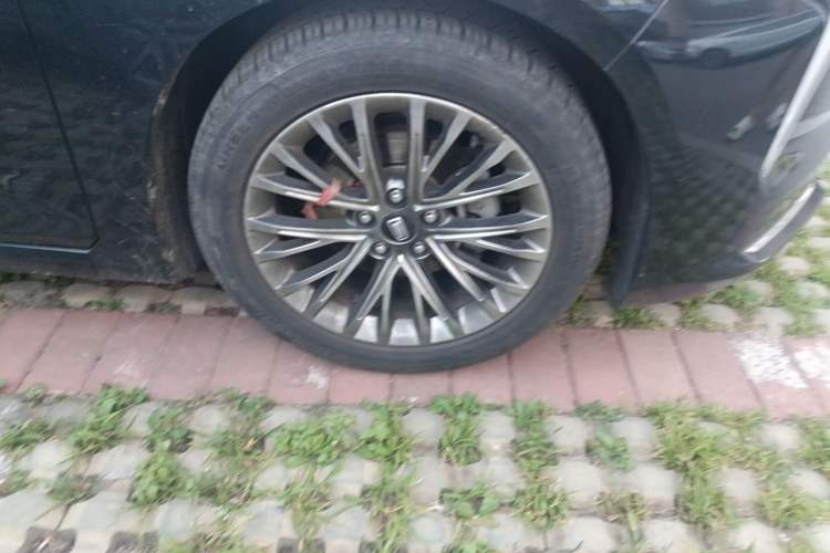 Used Bestune B70 2022 Third Generation 1.5T Automatic Premium Edition Right Front Wheel Hub
