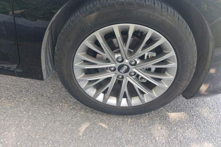 Used Bestune B70 2022 Third Generation 1.5T Automatic Enjoyment Version Right Front Wheel Hub