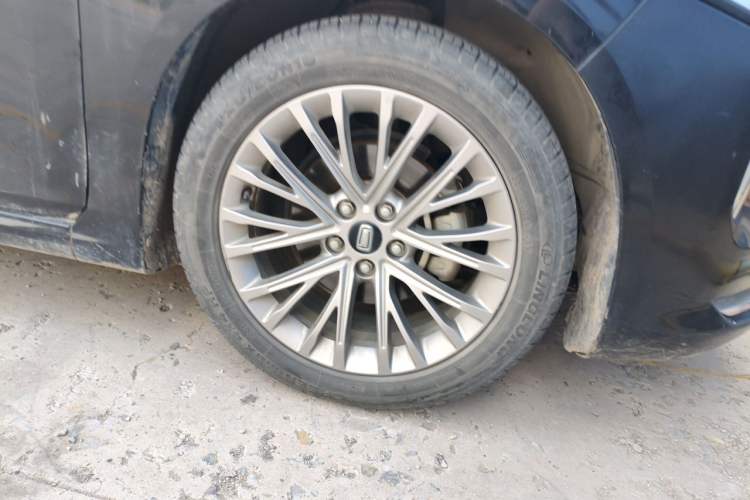 Used Bestune B70 2022 Third Generation 1.5T Automatic Premium Edition Right Front Wheel Hub