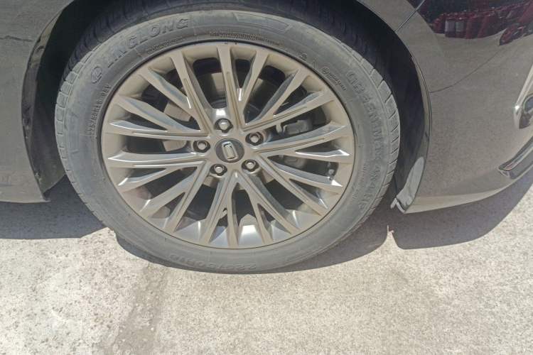 Used Bestune B70 2022 Third Generation 1.5T Automatic Enjoyment Version Right Front Wheel Hub