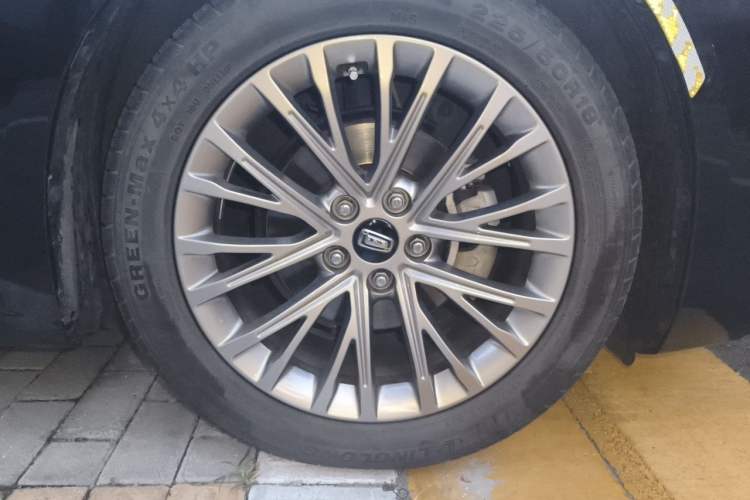 Used Bestune B70 2022 Third Generation 1.5T Automatic Premium Edition Right Front Wheel Hub