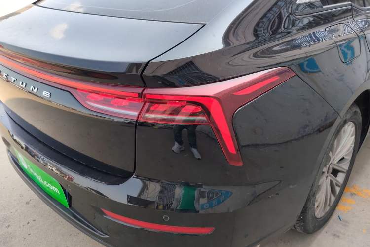 Used Bestune B70 2022 Third Generation 1.5T Automatic Enjoyment Version Right Rear Taillight