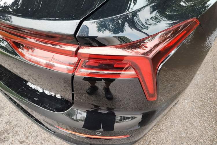 Used Bestune B70 2022 Third Generation 1.5T Automatic Enjoyment Version Right Rear Taillight