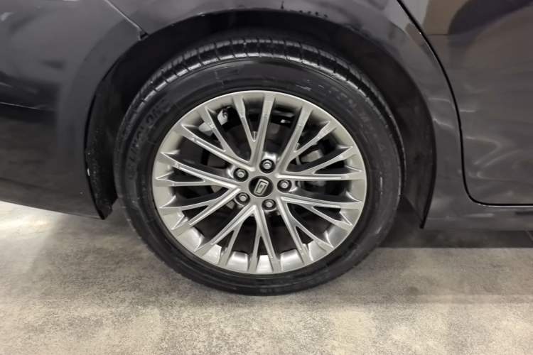 Used Bestune B70 2022 Third Generation 1.5T Automatic Enjoyment Version Right Rear Wheel Hub