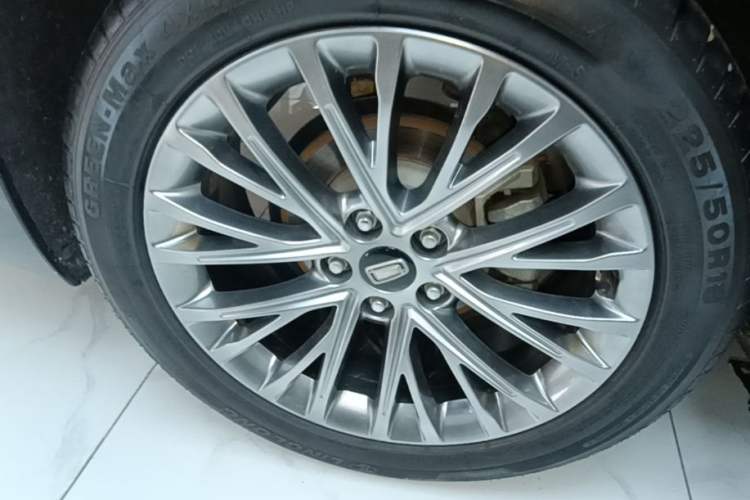 Used Bestune B70 2022 Third Generation 1.5T Automatic Enjoyment Version Right Rear Wheel Hub