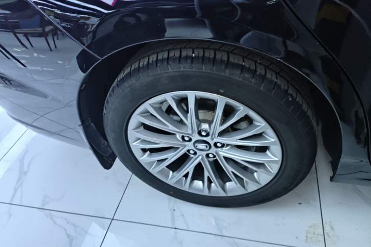 Used Bestune B70 2022 Third Generation 1.5T Automatic Enjoyment Version Right Rear Wheel Hub