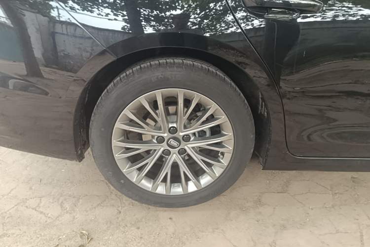 Used Bestune B70 2022 Third Generation 1.5T Automatic Enjoyment Version Right Rear Wheel Hub