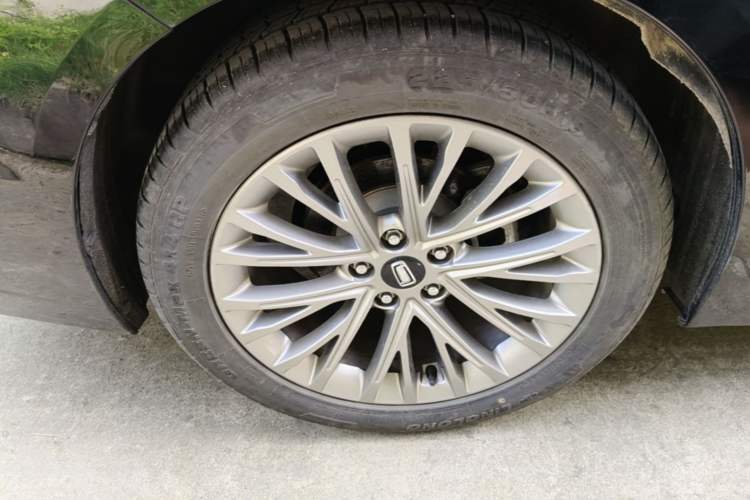 Used Bestune B70 2022 Third Generation 1.5T Automatic Enjoyment Version Right Rear Wheel Hub