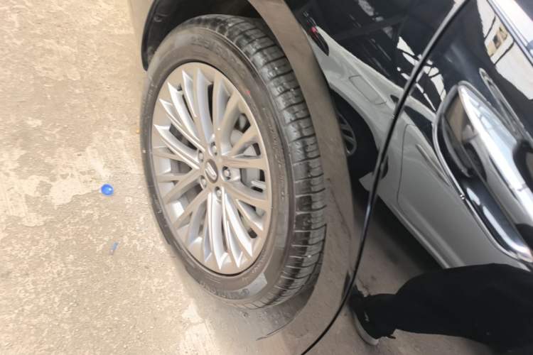 Used Bestune B70 2022 Third Generation 1.5T Automatic Enjoyment Version Right Rear Wheel Hub