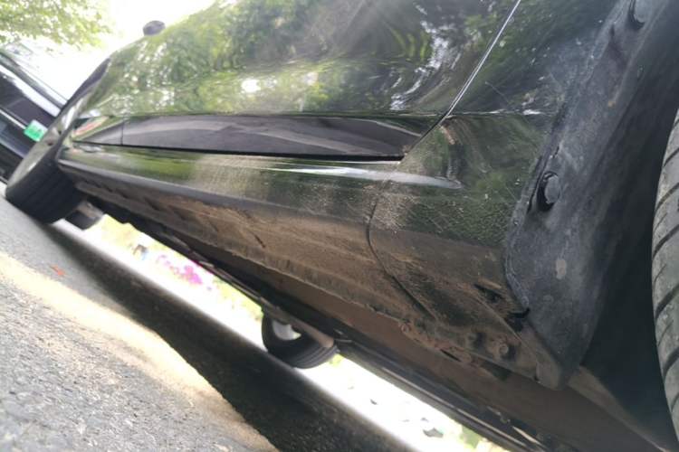 Used Bestune B70 2022 Third Generation 1.5T Automatic Enjoyment Version Right Side Sill