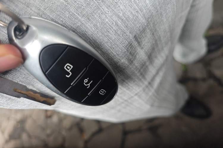 Used Bestune B70 2022 Third Generation 1.5T Automatic Premium Edition Vehicle Key