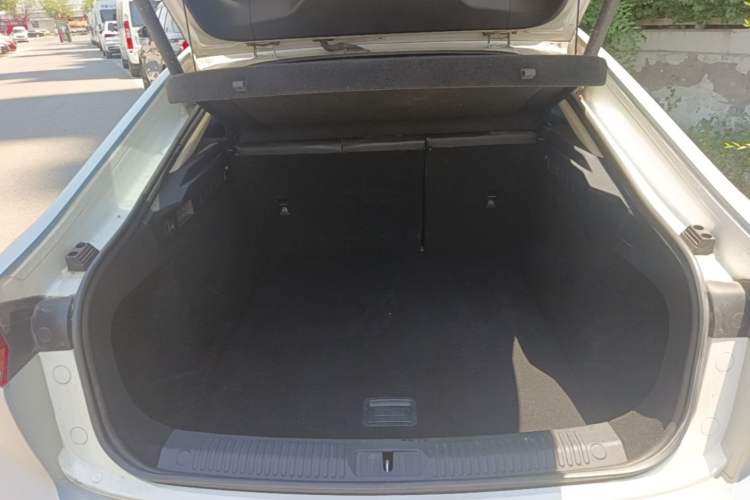 Used Bestune B70 2022 Third Generation 2.0T Automatic Premium Edition Trunk