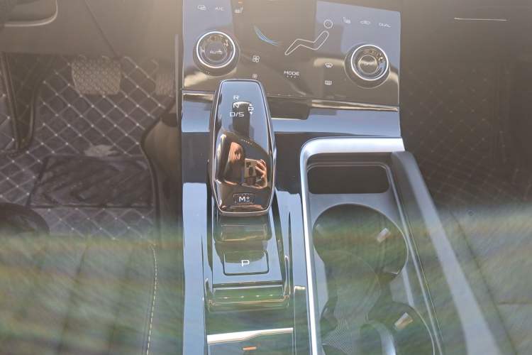Used Bestune B70 2022 Third Generation 1.5T Automatic Premium Edition Gear Lever