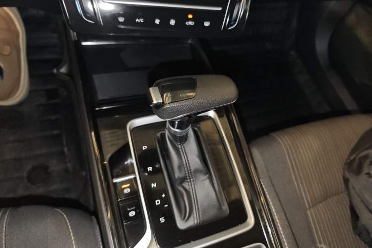 Used Bestune B70 2022 Third Generation 1.5T Automatic Enjoyment Version Gear Lever