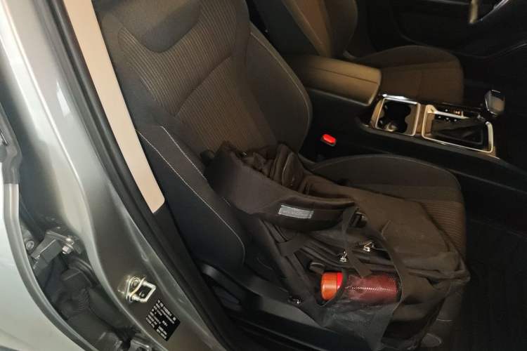 Used Bestune B70 2022 Third Generation 1.5T Automatic Enjoyment Version Right Front Seat