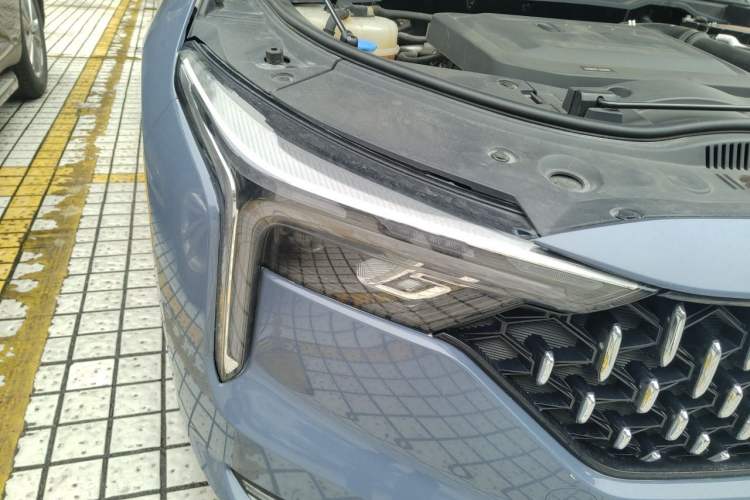Used Bestune B70 2022 Third Generation 1.5T Automatic Enjoyment Version Right Front Headlight