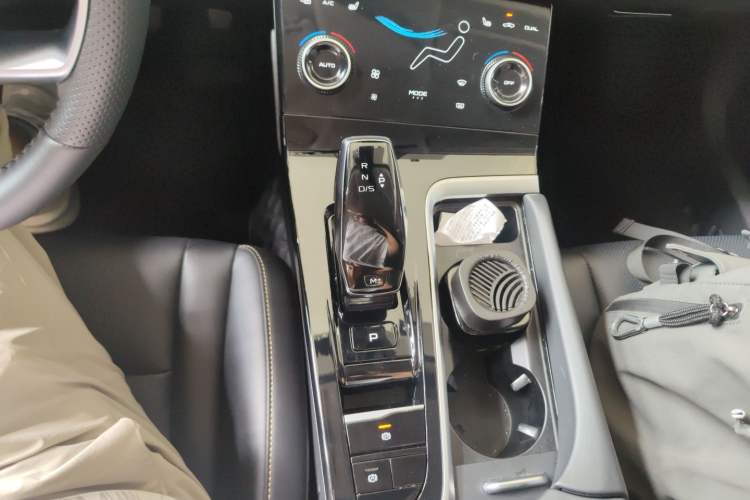 Used Bestune B70 2022 Third Generation 1.5T Automatic Enjoyment Version Gear Lever