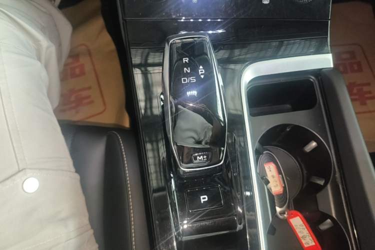 Used Bestune B70 2022 Third Generation 1.5T Automatic Enjoyment Version Gear Lever