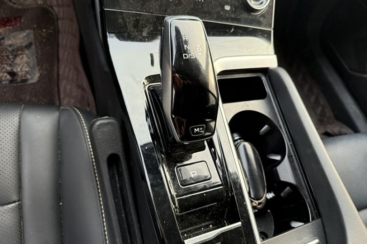 Used Bestune B70 2022 Third Generation 1.5T Automatic Enjoyment Version Gear Lever