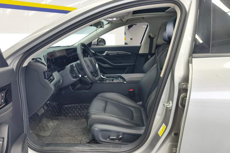 Used Bestune B70 2022 Third Generation 1.5T Automatic Premium Edition Left Front Seat