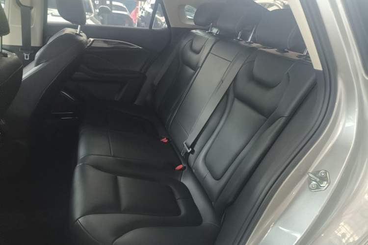 Used Bestune B70 2022 Third Generation 1.5T Automatic Enjoyment Version Left Rear Seat