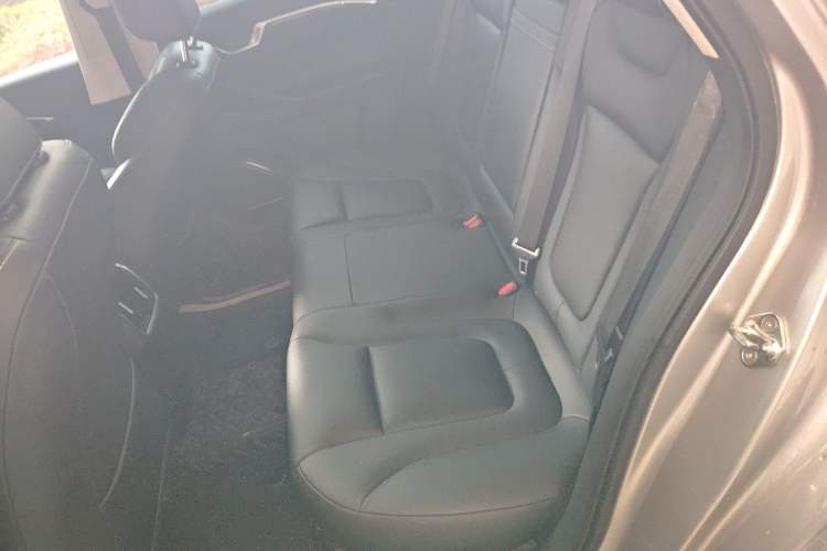 Used Bestune B70 2022 Third Generation 1.5T Automatic Premium Edition Left Rear Seat