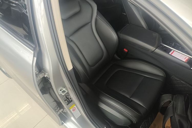 Used Bestune B70 2022 Third Generation 1.5T Automatic Enjoyment Version Right Front Seat