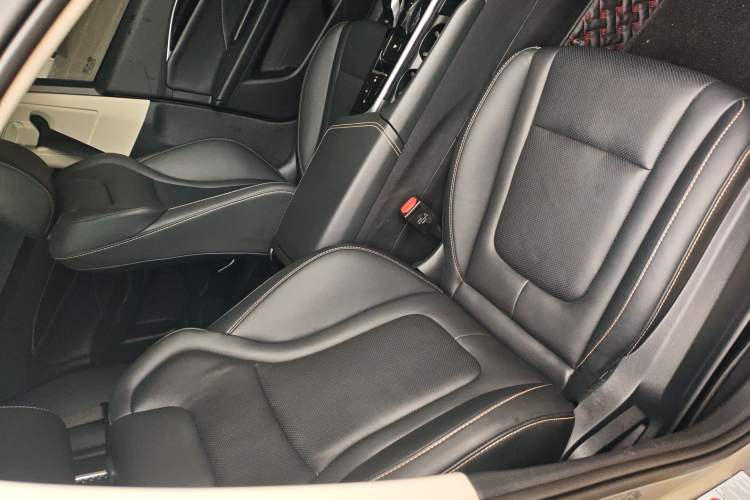 Used Bestune B70 2022 Third Generation 1.5T Automatic Premium Edition Right Front Seat