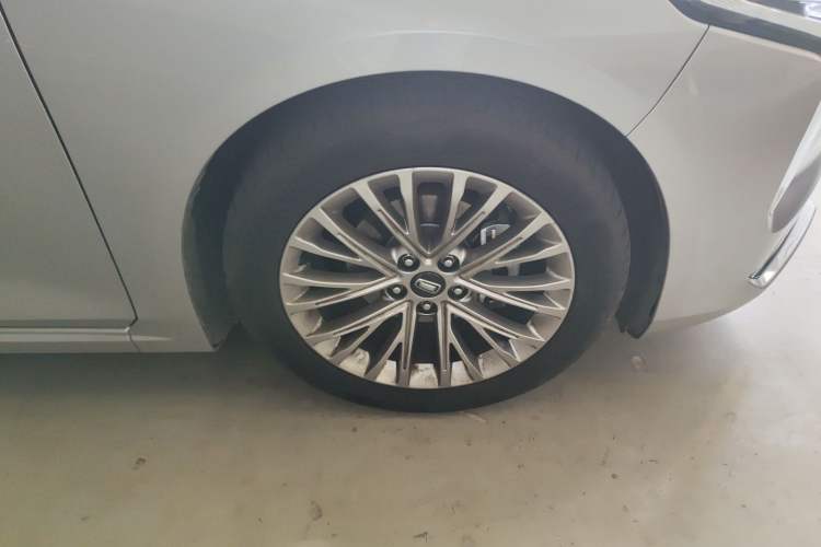 Used Bestune B70 2022 Third Generation 1.5T Automatic Enjoyment Version Right Front Wheel Hub