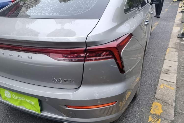 Used Bestune B70 2022 Third Generation 1.5T Automatic Premium Edition Right Rear Taillight