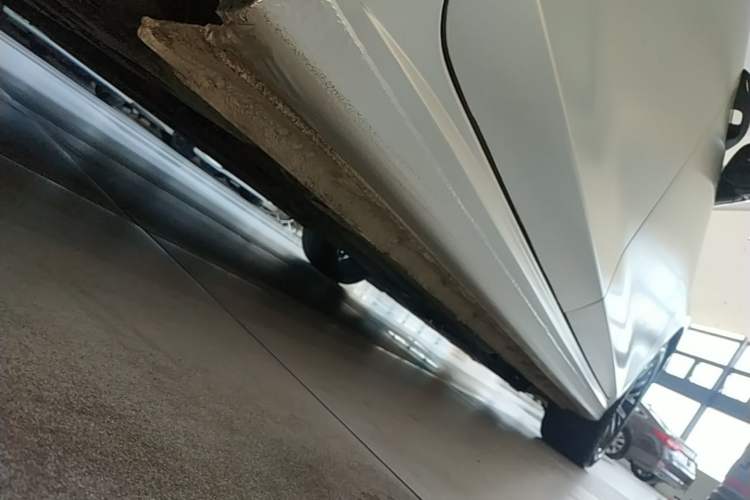 Used Bestune B70 2022 Third Generation 2.0T Automatic Premium Edition Right Side Sill