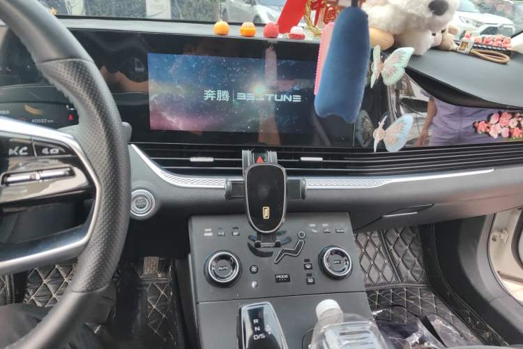 Used Bestune B70 2022 Third Generation 1.5T Automatic Premium Edition Audio And AC Panel
