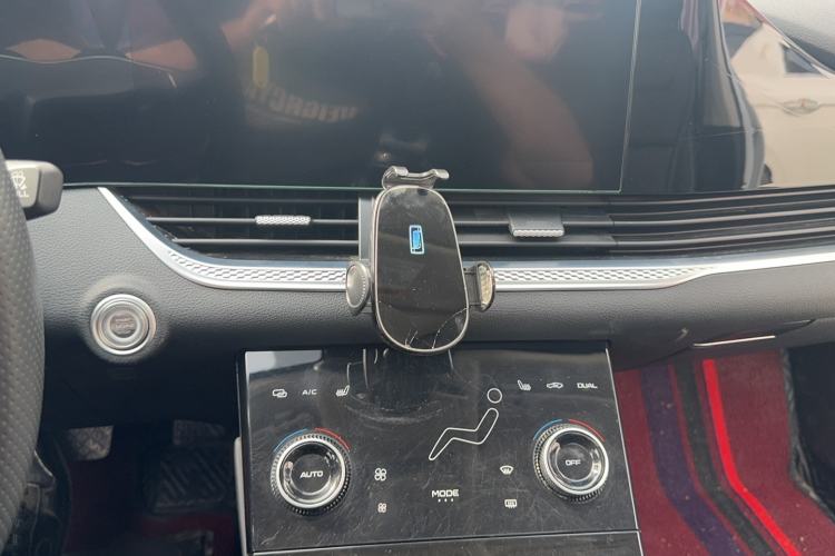Used Bestune B70 2022 Third Generation 1.5T Automatic Premium Edition Audio And AC Panel