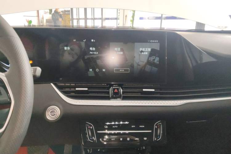 Used Bestune B70 2022 Third Generation 1.5T Automatic Enjoyment Version Audio And AC Panel